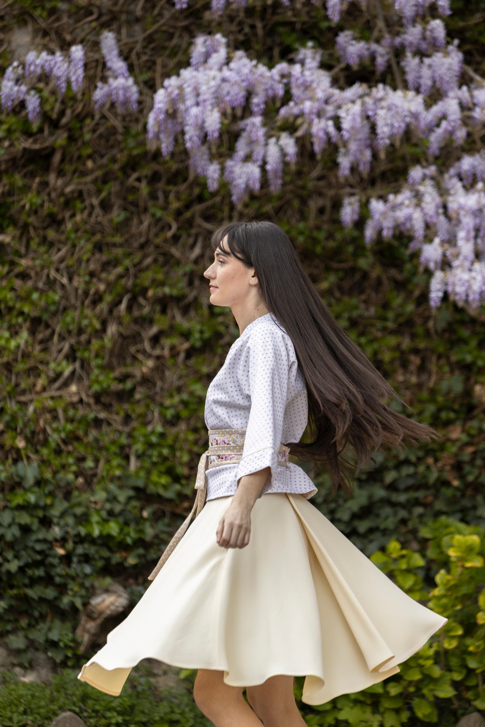 Jupe BANIRA courte écru côté et kimono ENDO doré- CATHERINE VALENTIN