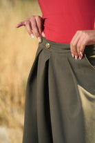 pantalon hakama KATSU kaki - détail bouton 
CATHERINE VALENTIN