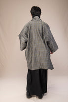 manteau kimono homme gris dos 
poches catherine valentin