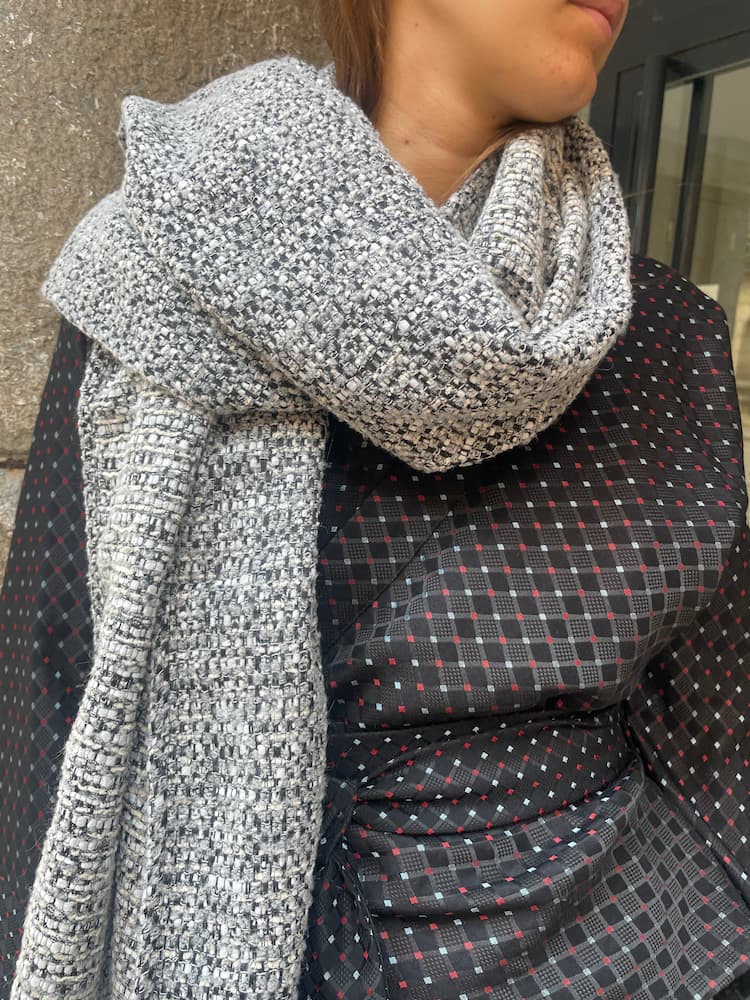 Étole YUKI gris/blanc/noir - CATHERINE VALENTIN