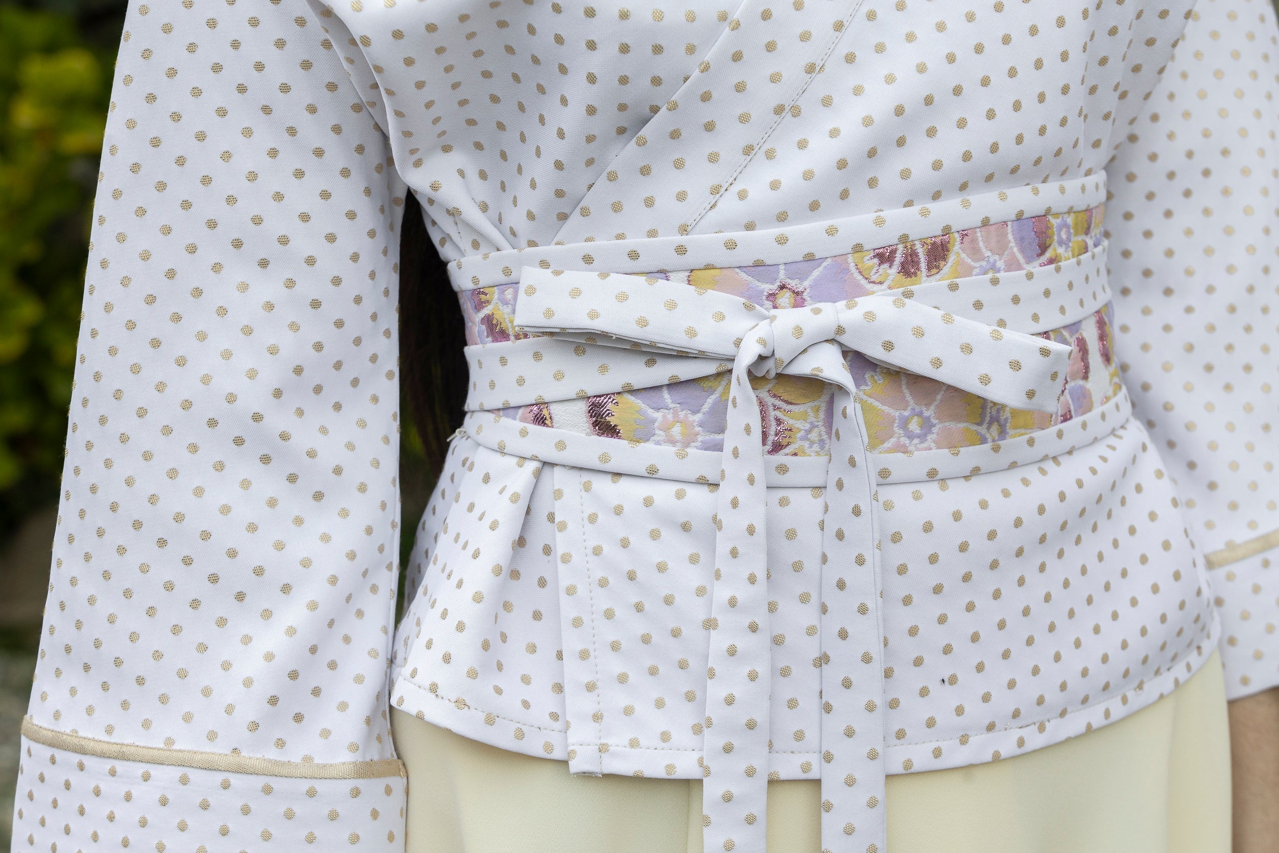 Ceinture OBI large passepoil blanc pois doré