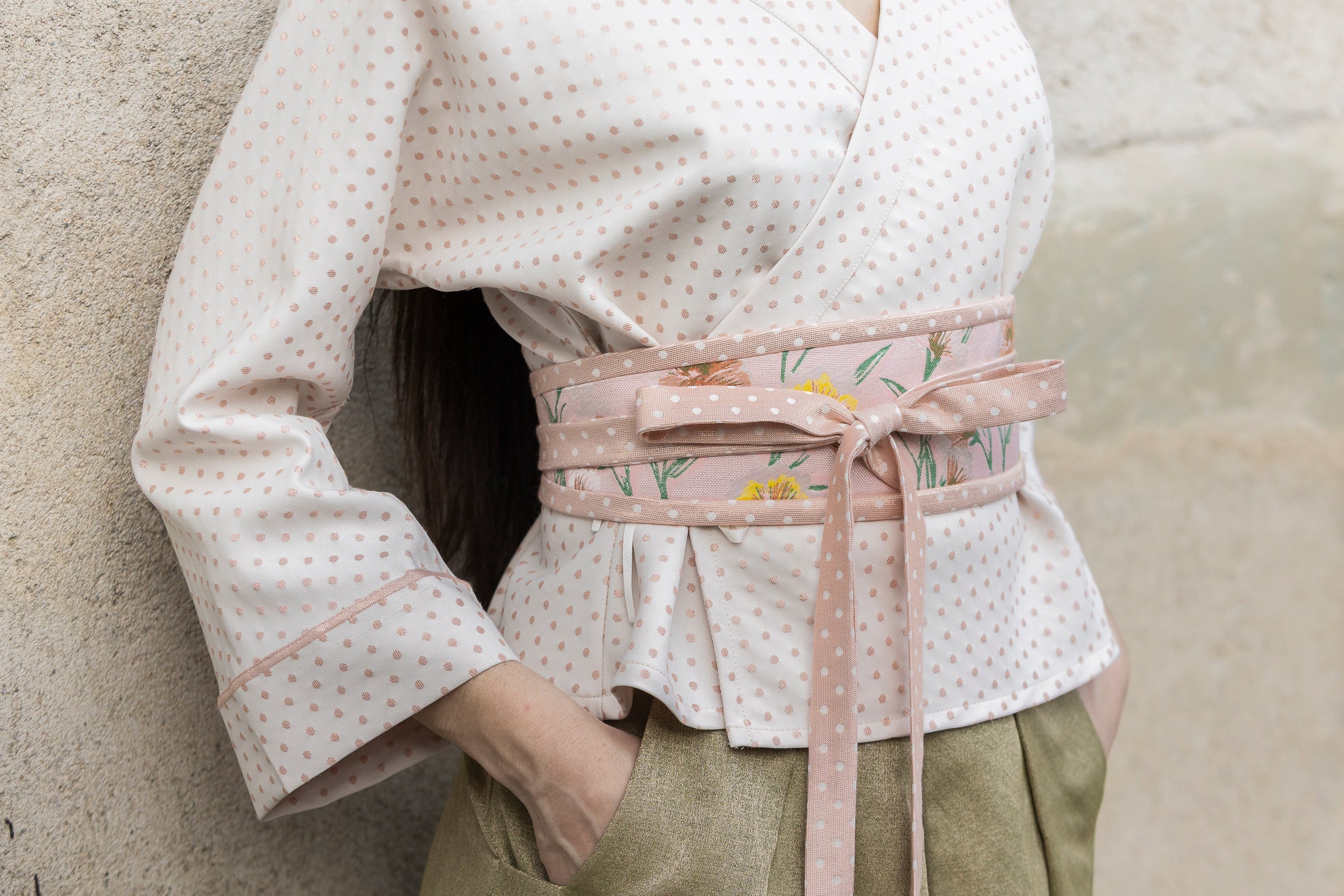 Kimono ENDO pois rose/blanc OBI fleur passepoil pois blanc/rose MARIAGE - CATHERINE VALENTIN