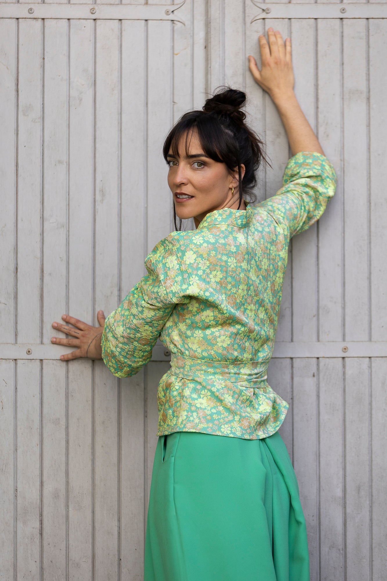 Kimono KOYO dos — coupe croisée ceinture OBI, jacquard vert — Catherine Valentin