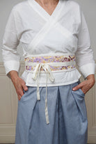 Kimono NODO blanc OBI large sur pantalon hakama DENIMI - CATHERINE VALENTIN