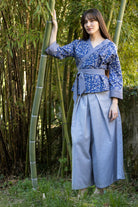 Kimono TSUBAME bleu/blanc et pantalon hakama bleu DENIMI - CATHERINE VALENTIN