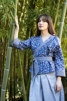 Kimono TSUBAME bleu/blanc et pantalon hakama bleu DENIMI- CATHERINE VALENTIN