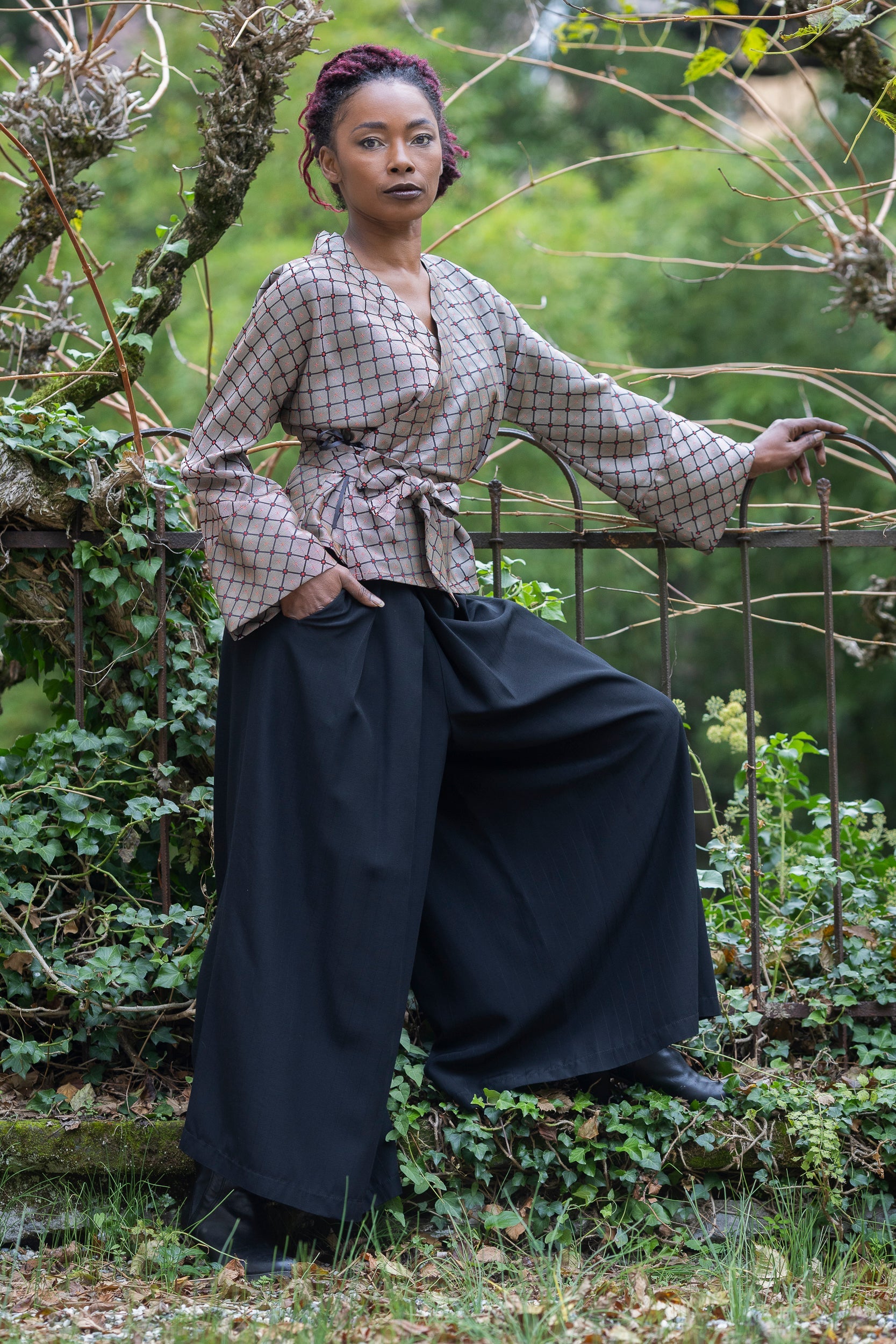 Black, white, wide hakama pants, pleats, pockets, fluid, viscose