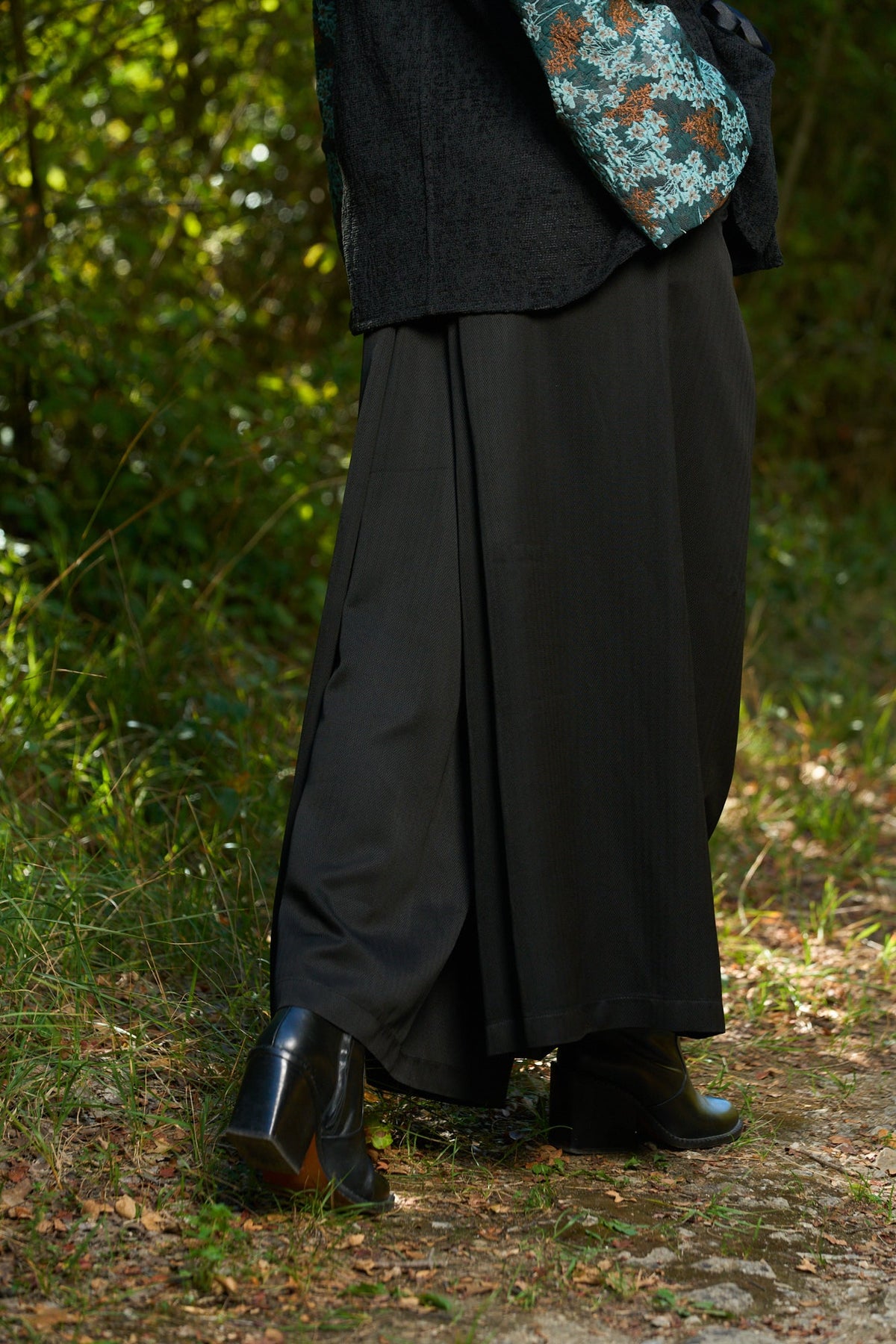 Pantalon hakama KURO noir satiné chevron - CATHERINE VALENTIN