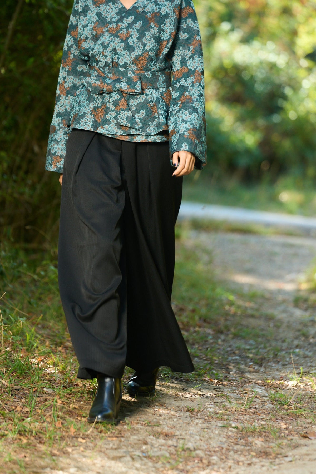 Pantalon hakama KURO noir satiné chevron - CATHERINE VALENTIN